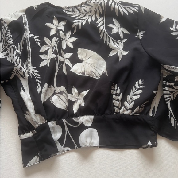 EUC Women's Acostamento Floral Polyester Blouse (E3) - Picture 7 of 8